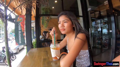 Amateur Asian teen beauty fucked after a coffee Tinder date