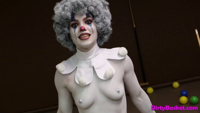 Cosplay Video With Naked Clown Babe WadeCrisler