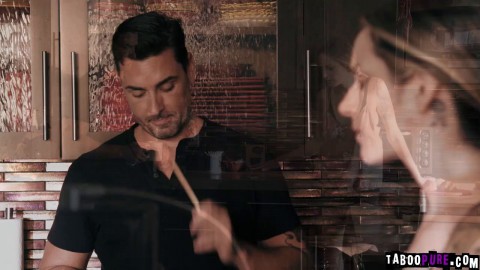 Ryan Driller lures Brooklyn Gray to have sex with him