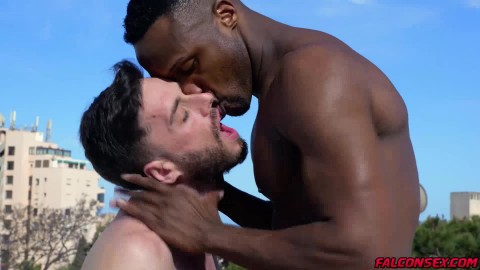 Interracial Gay sex of Andre Donovan and Manual Reyes