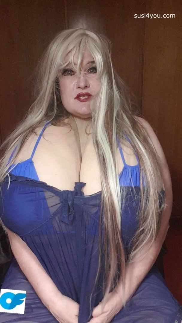 Susi is teasing in blu lingerie showing cup k tits and bouncing them
