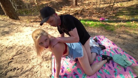 Blonde Girlfriend Chayenne Sucks His Dick And Gets Fucked In The Woods Big Booty Gets Big Dick