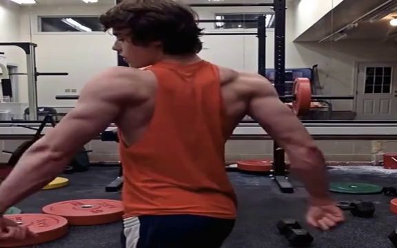 Hunk Flexes His Muscles (David Laid)