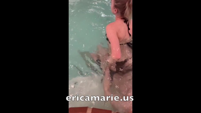 Sneaky fuck in the hotel pool! OnlyFans/ericamarie33 - sexonly.top/eipysd