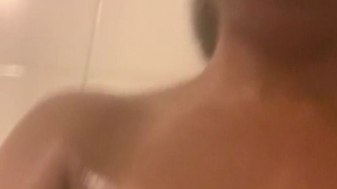 Ebony Girl Shows Boobs In The Bath