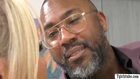 Trans sugar babe Brittney analed by black sugardad