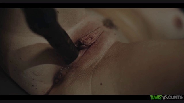 Bella Spark's Big Black Plant Tentacle Adventures 