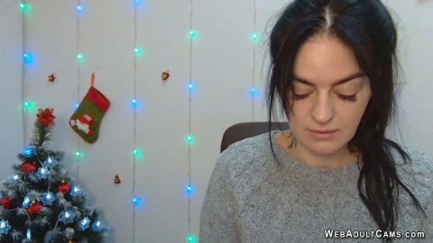 Amateur Ukrainian babe LeksyPapii on webcam on Xmass Eve