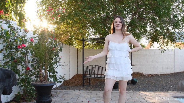 Stunning Kinsley Enjoys While Pleasuring Herself Outdoors Hd Porn