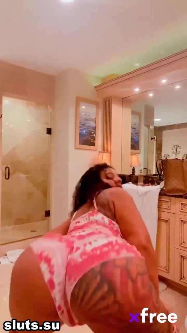 Kitlover Tightrubber Culo rico rico - sluts.su/xjujgg