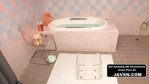Washing With An Amazing Japanese MILF