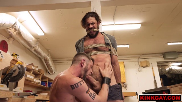 Vander Pulaski spitroasted by Johnny For with two fucking machines