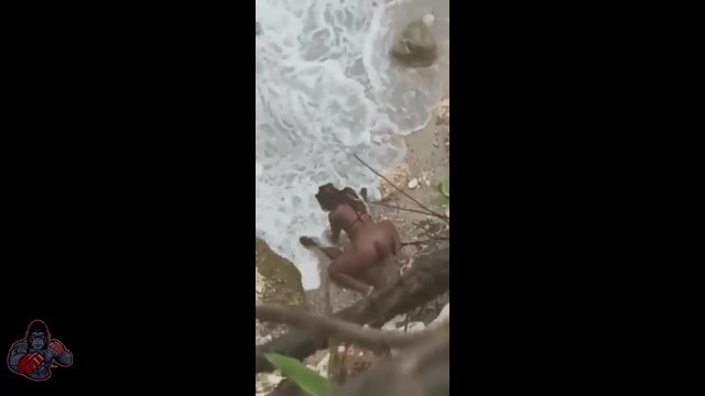 Grabe a mi Hermana follando con su Novio en la Playa