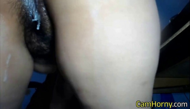 Hot Babe loves fucking her ass on cam