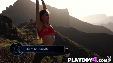 Stunning all natural babe passion posing after passion striptease session