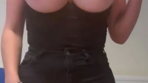 Big_Tits_Porn_GIF_77394515
