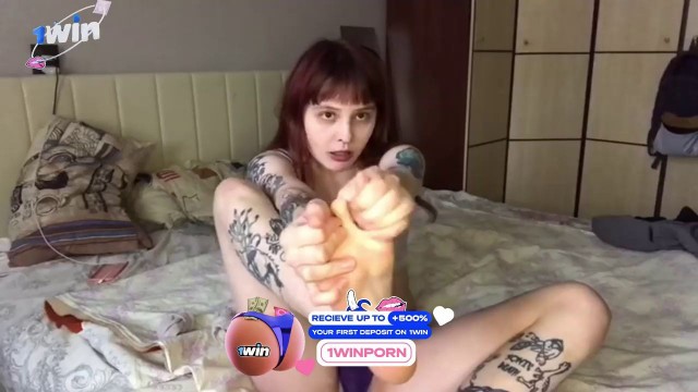 Sultry vixen with a fetish for leg and foot munching - her ultimate XXX porn!