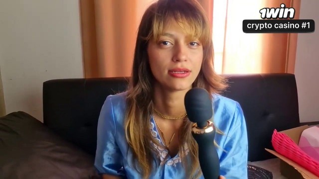 Desembalando a Magic Wand... Gozei intensamente como uma Lhama Cuspideira!