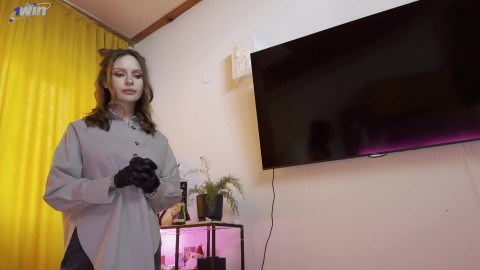 Brunette housekeeper heads fellate for a vacation excursion as wifey observes - xxx