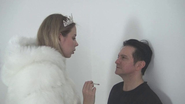 Giantess Fur Princess Ashtray And Smoking Massage Girls Video