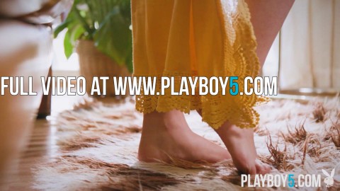 Bubble butt teen Jane Wilde does a sensual striptease for Playboy