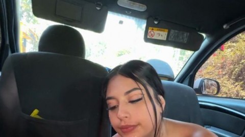 mi hermanastra caliente hace una live porn girls