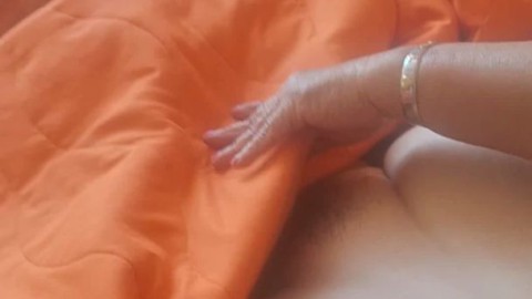 Mirando el culo a esta putita madura