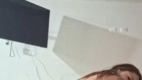 latina cachonda con rico coño
