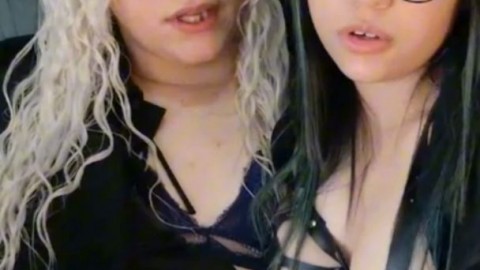 Trap Kissing her bestfriend while wanking his cock