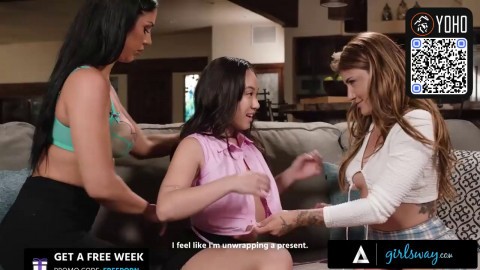 Busty mummy likes poon slurping with smallish girls