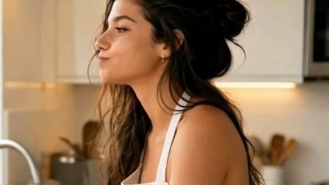 Hot Shemale Naked Under Apron Licks Cream