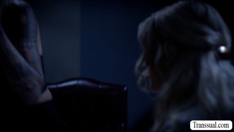 She fucks my pussy when lights out