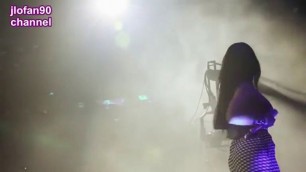 Nicki minaj flashing tits in concert teen butts