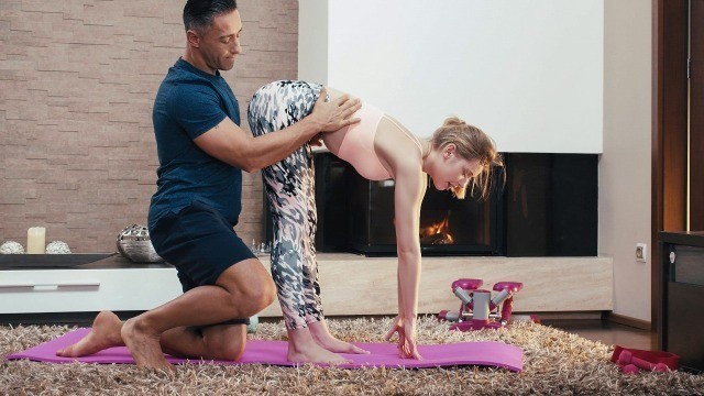 Brazzers - Yoga Queen With Freya Mayer, Mugur