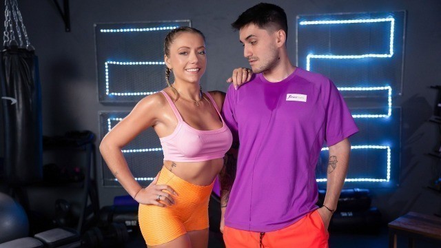 SEXYhub - Is it hot in here or is it just me With Ashley Morena, El Papi?