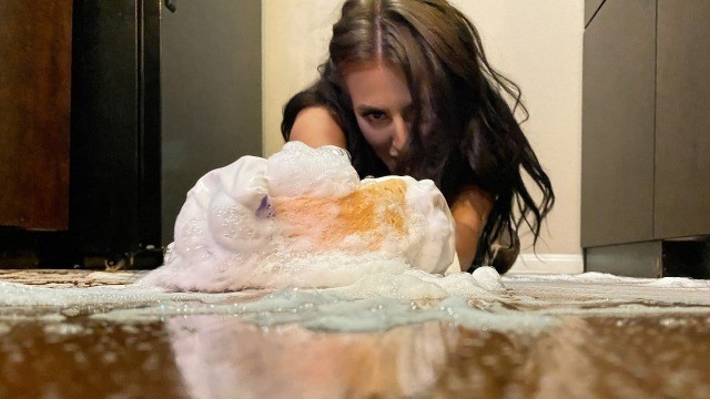 RealityKings - PAWG Maid Aubree Valentine Loses Bet